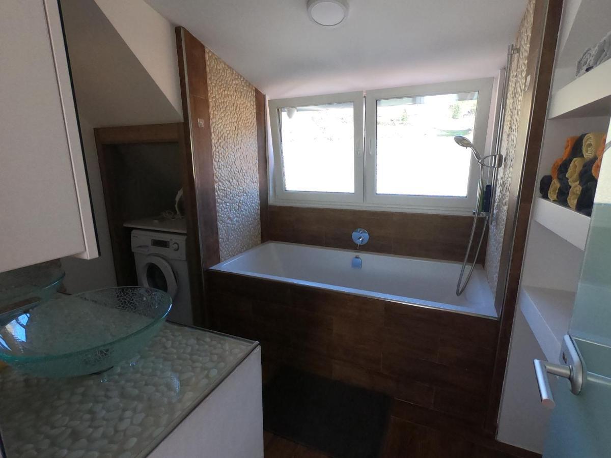 Hisa V Mesecini - Moonlight House Holiday home